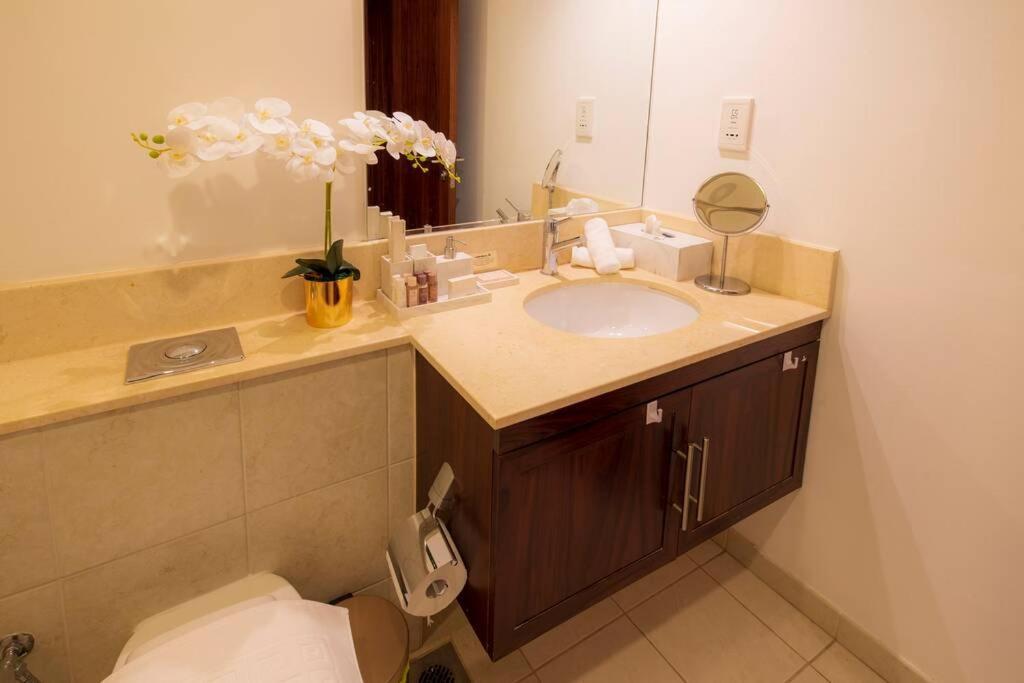 First Class 2Br With Full Burj Khalifa And Fountain View Dubai Exterior foto