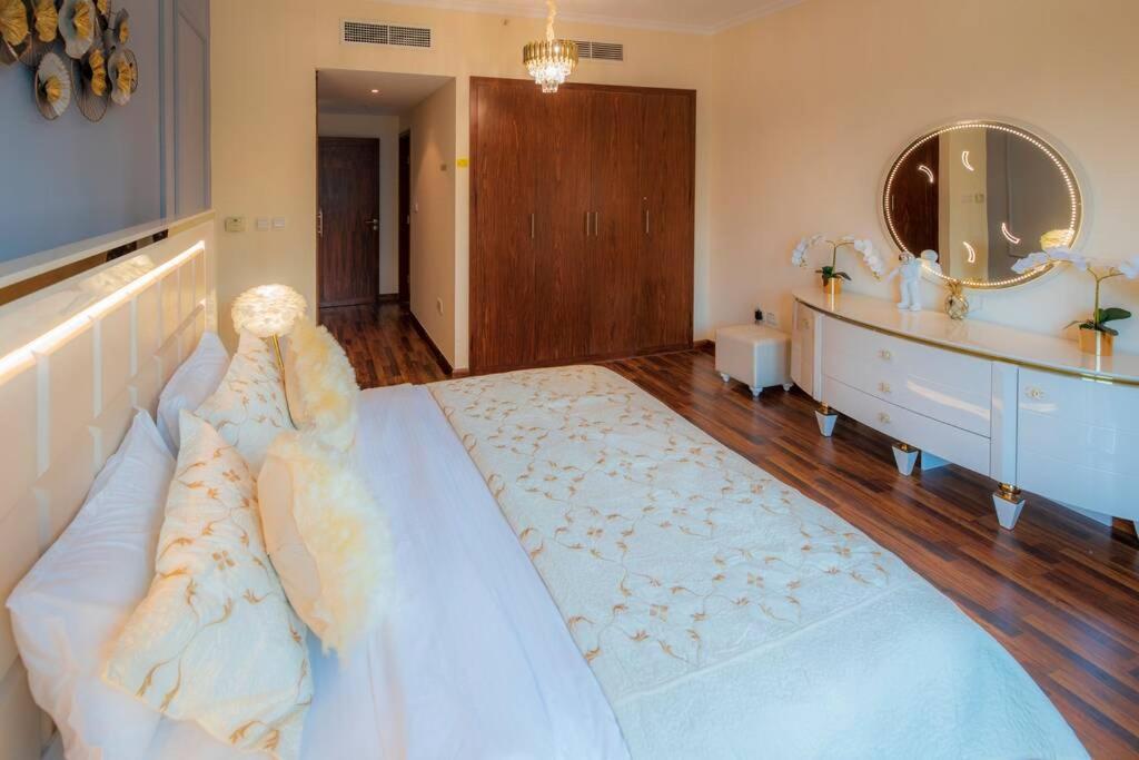 First Class 2Br With Full Burj Khalifa And Fountain View Dubai Exterior foto