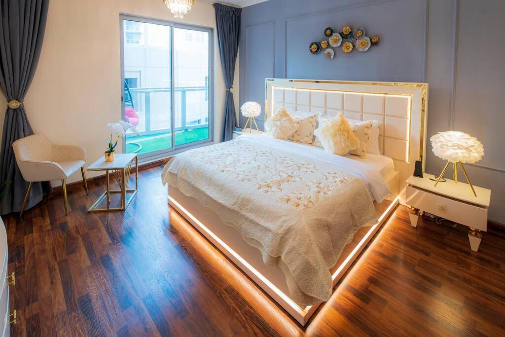 First Class 2Br With Full Burj Khalifa And Fountain View Dubai Exterior foto